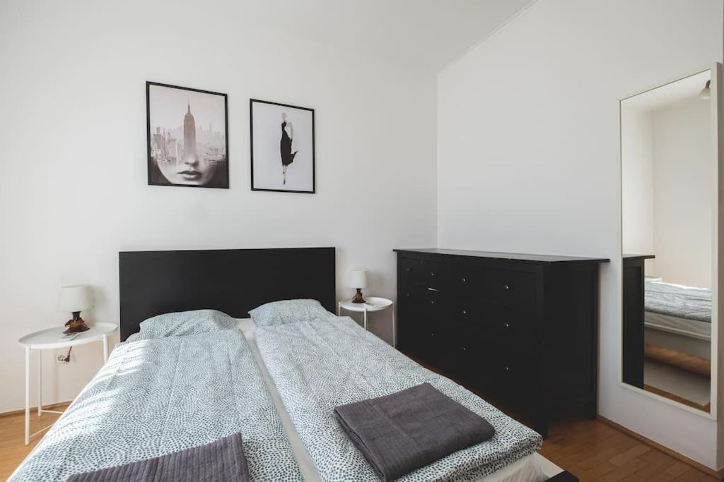 Ferienwohnung Bright Downtown Balcony Retreat Budapest Exterior foto