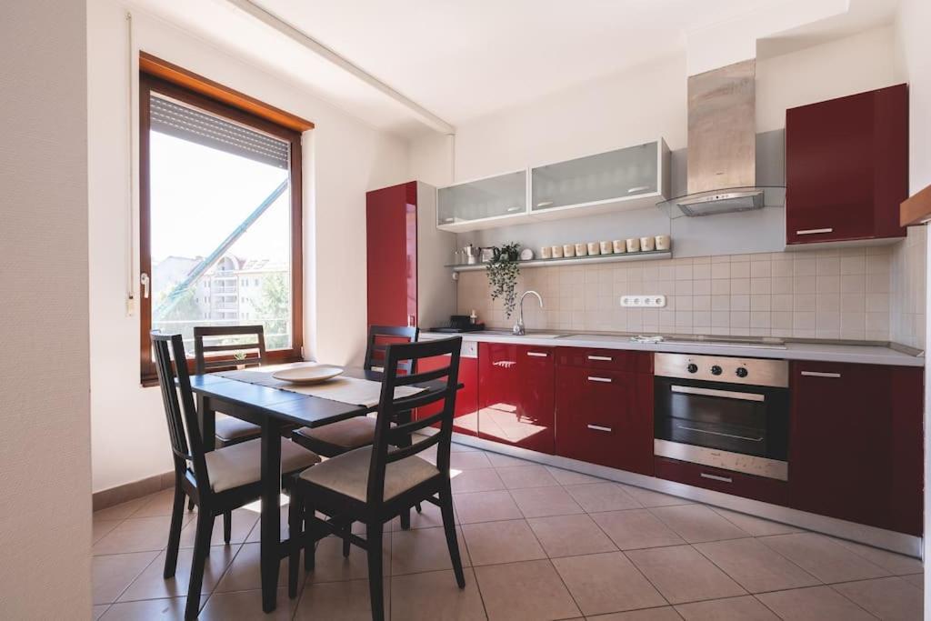 Ferienwohnung Bright Downtown Balcony Retreat Budapest Exterior foto